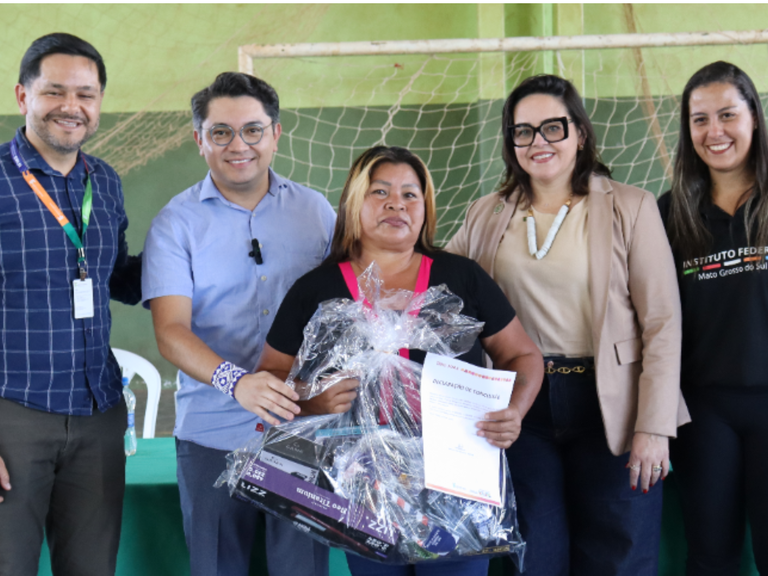MPI: Mulheres Guarani Kaiowá conquistam certificação em curso de cabeleireira pelo Programa Teko Porã