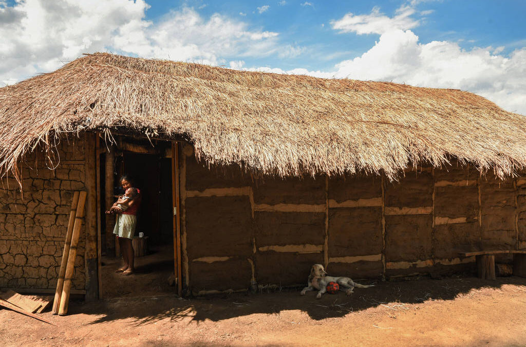 FOLHA DE S. PAULO: Preconceitos, estereótipos e interesses políticos afrontam indígenas