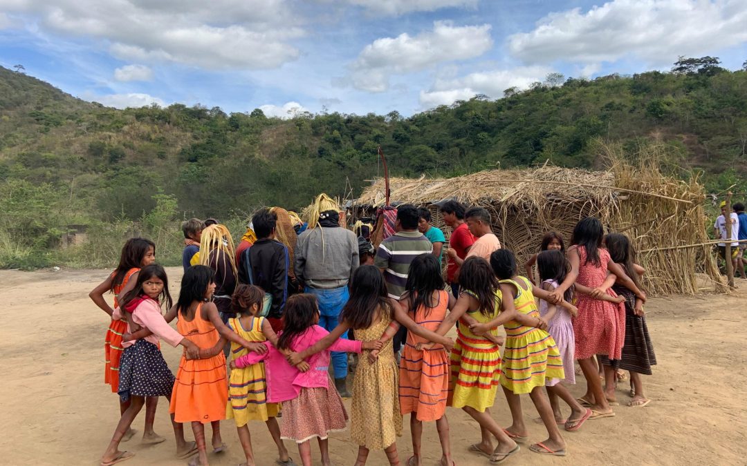 RÁDIO YANDÊ: Município de Teófilo Otoni reconhece a língua Maxakali como idioma oficial: marco histórico para os direitos indígenas e para a etnomídia no Brasil