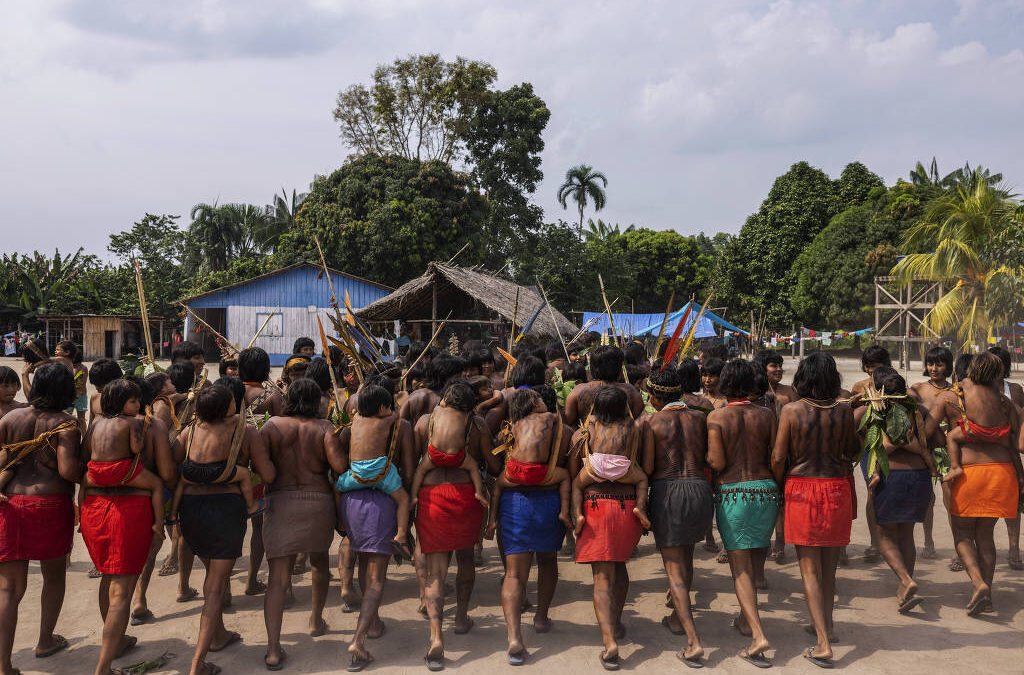 FOLHA DE S. PAULO: Amazônia Legal tem 2,3 milhões de pessoas em unidades de conservação e 428 mil em terras indígenas