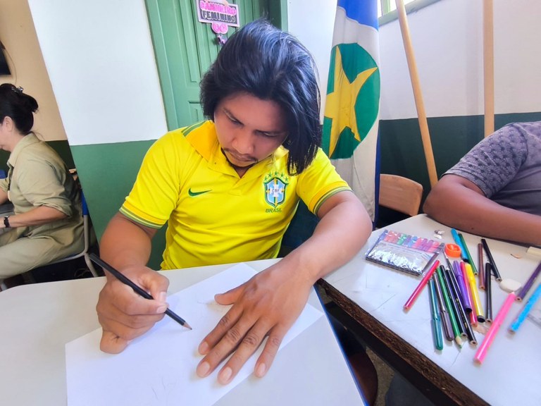 FUNAI: Educação intercultural: Funai inicia produção de livros didáticos bilíngues para o povo Zoró no Mato Grosso