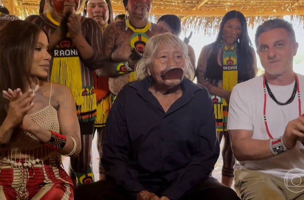 FOLHA DE S. PAULO: Globo exibe reportagem de Luciano Huck com indígenas do Xingu sem retratação