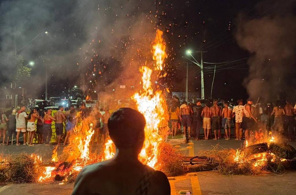FOLHA DE S. PAULO: Protesto contra dragagens na amazônia testa força do agronegócio