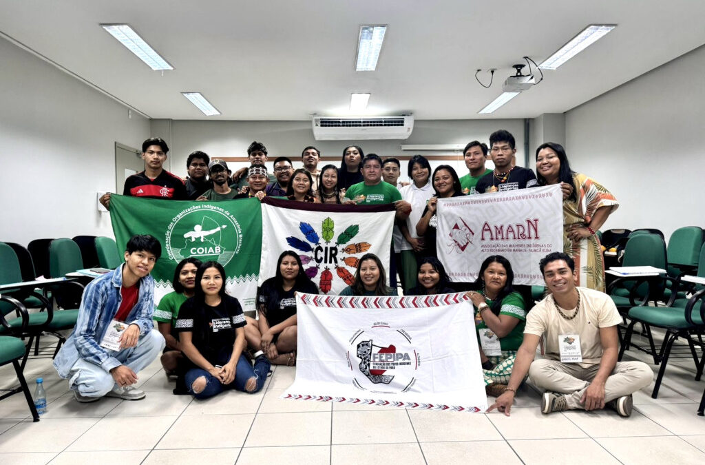 CIR: PARTICIPANTES DO CURSO DE FORMAÇÃO ESTRATÉGICA PARA LIDERANÇAS INDÍGENAS VISITAM UNIVERSIDADE DO ESTADO DO AMAZONAS
