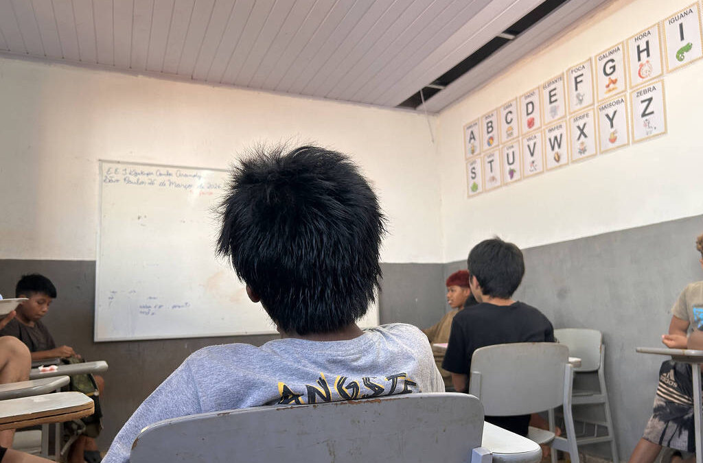 FOLHA DE S. PAULO: Escola guarani é interditada, e aulas vão para local sem estrutura no Jaraguá