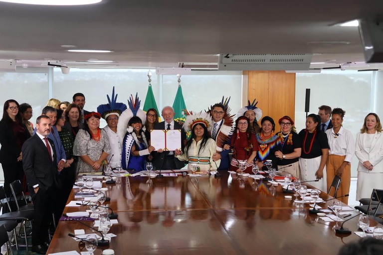 FUNAI: Presidente Lula sanciona três leis que ampliam proteção a mulheres indígenas e reforçam combate à violência doméstica