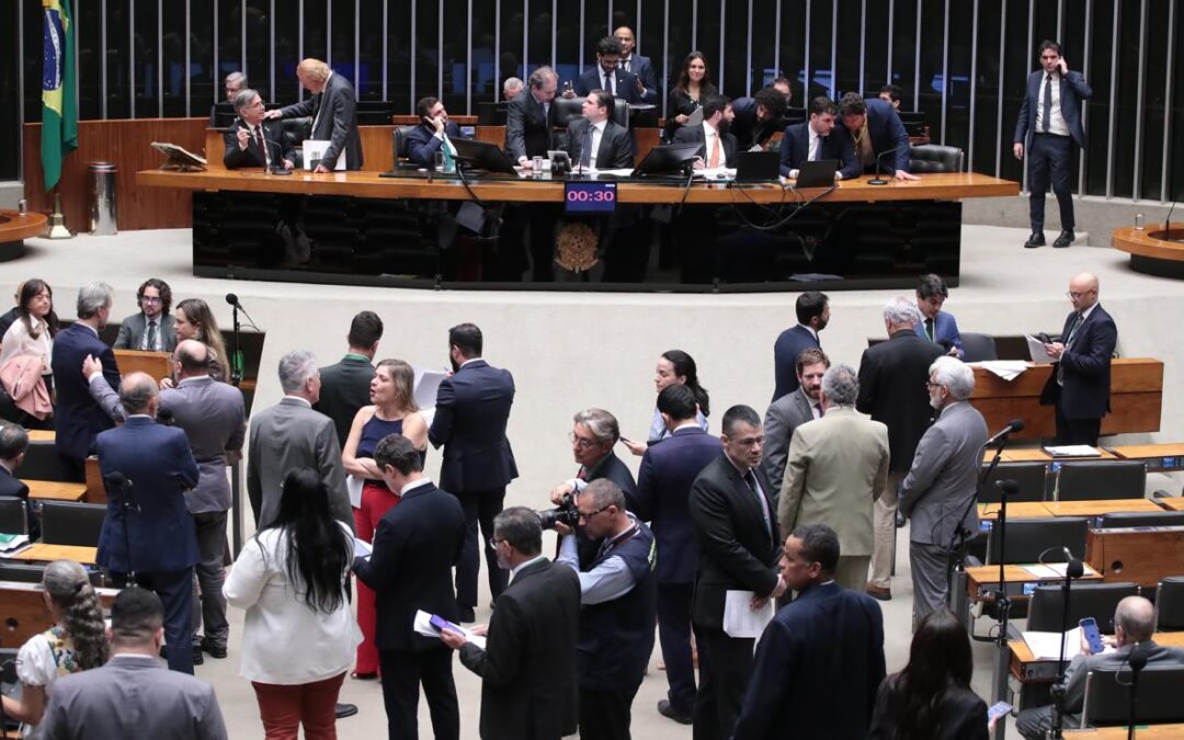 ISA: Com apoio de Motta, ruralistas promovem retrocesso ambiental sem precedentes na Câmara