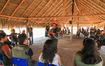 FUINAI: No Mato Grosso, Funai e MPI realizam reunião com lideranças Kayapó e acompanham construção de balsa que atenderá os povos do Xingu e do estado\